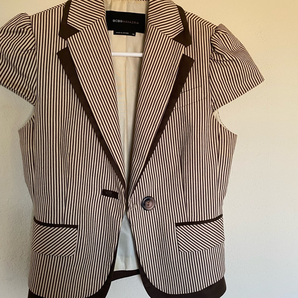 BCBGMaxazria shoulder pad blazer
